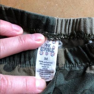 Pink Republic Pants - Suuuuuper soft full-length camo leggings Pink Republic Pants - Suuuuuper soft full-length camo leggings